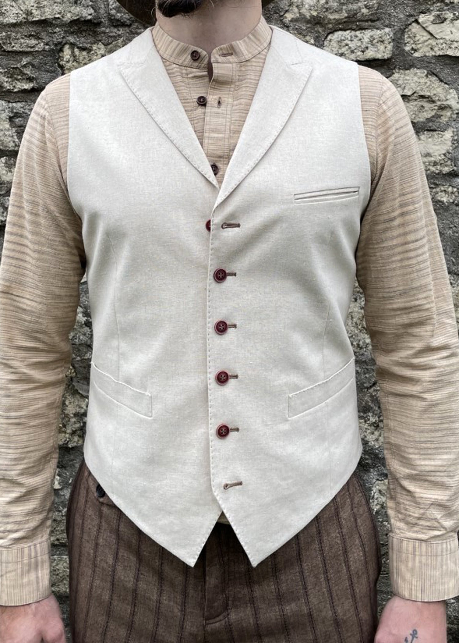 Peak Lapel Waistcoat-natural linen