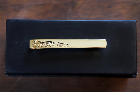 Gold Scrollwork Leaf Engraved Tie Bar