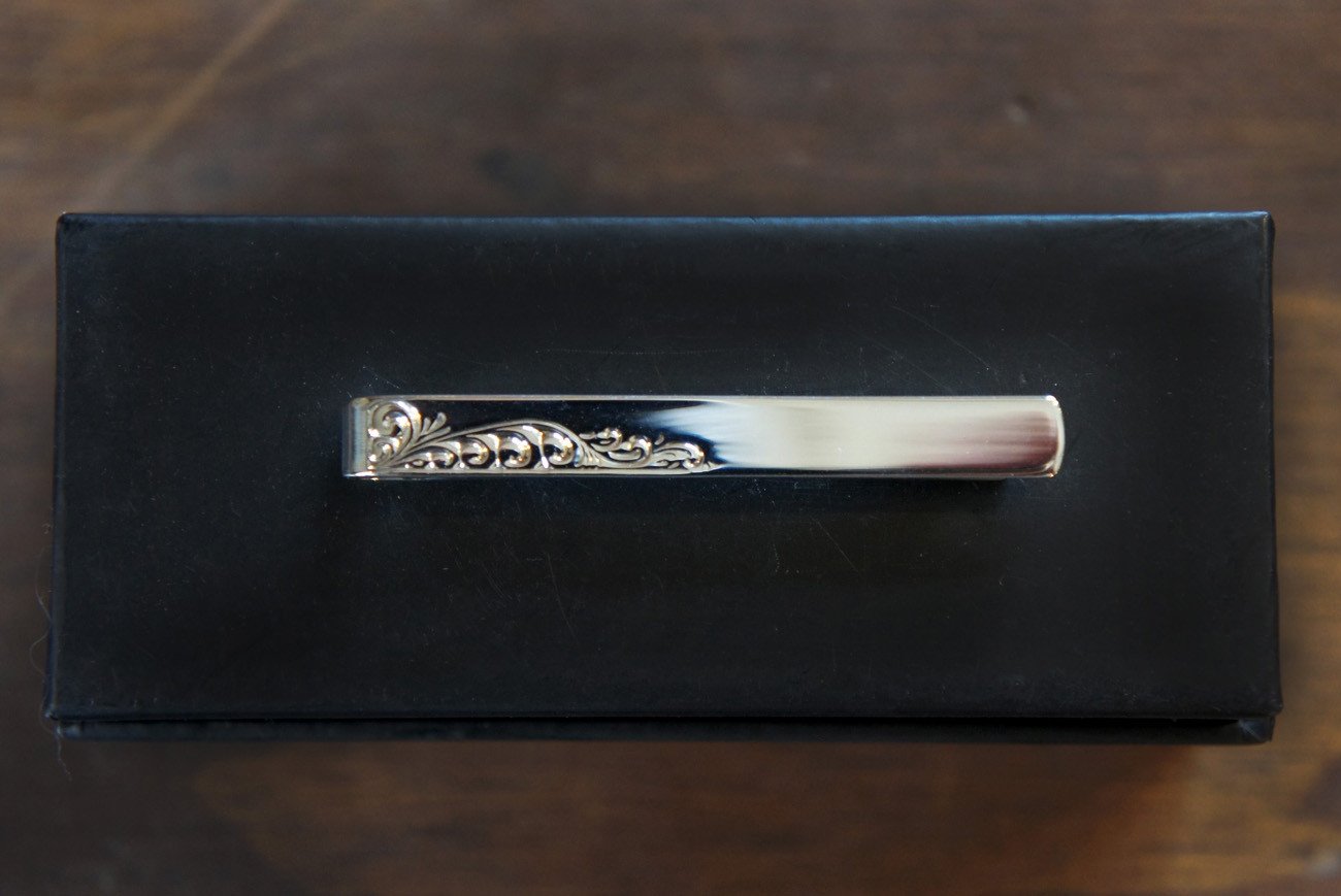Silver Scrollwork Leaf Engraved Tie Bar